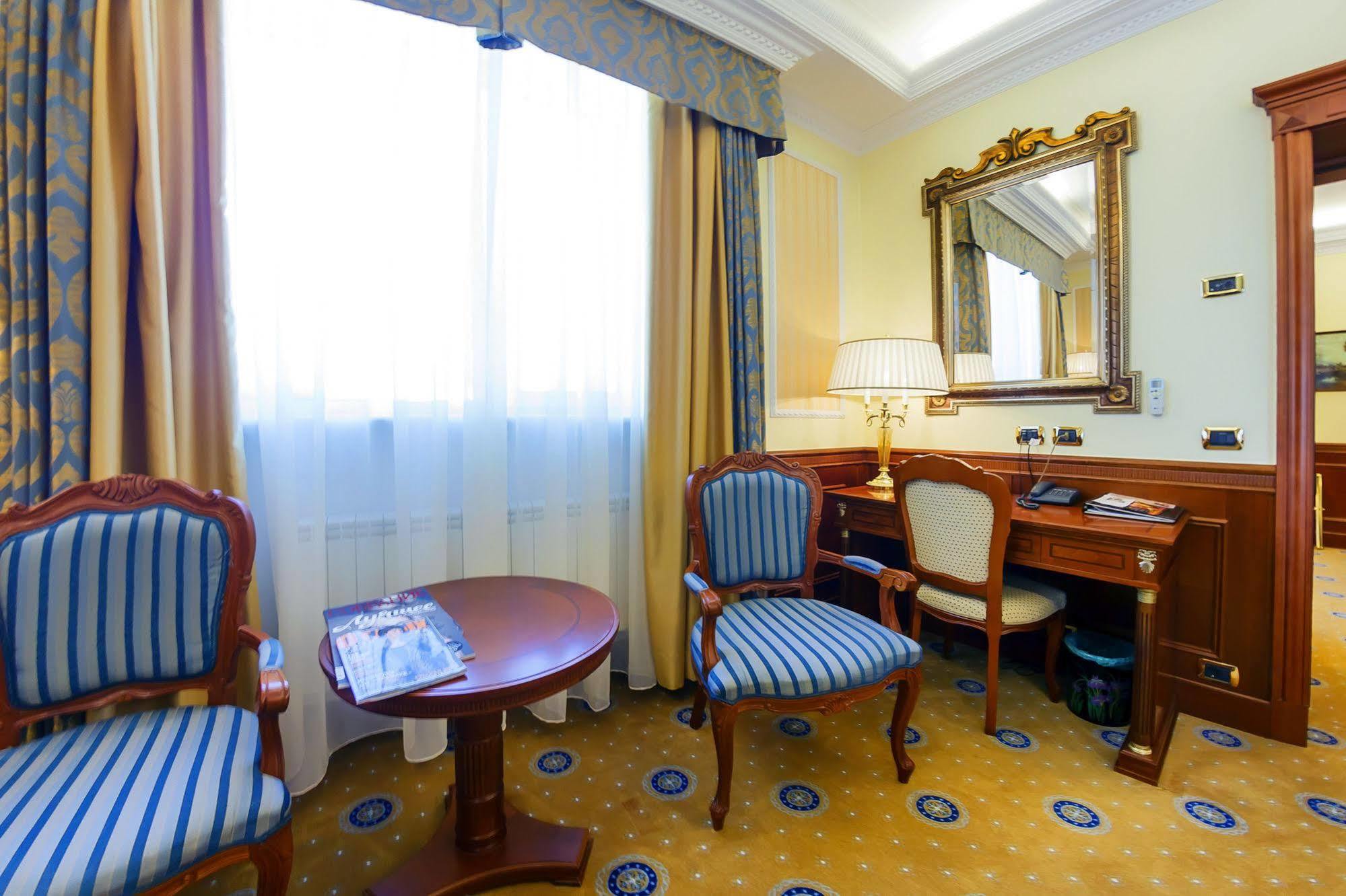 Parus Hotel Khabarovsk Extérieur photo